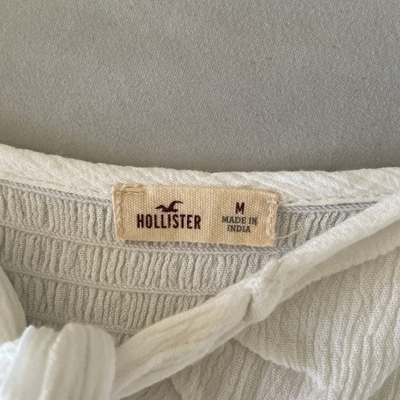Hollister white cami with off the shoulder straps and tie front detail - Picture 2 of 2